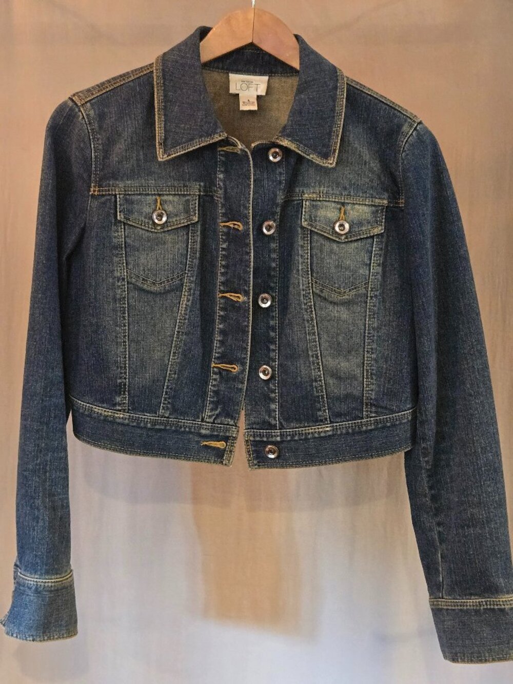 LOFT Blue Denim Cropped Jean Jacket Distressed Wash 1% Spandex Size 6
